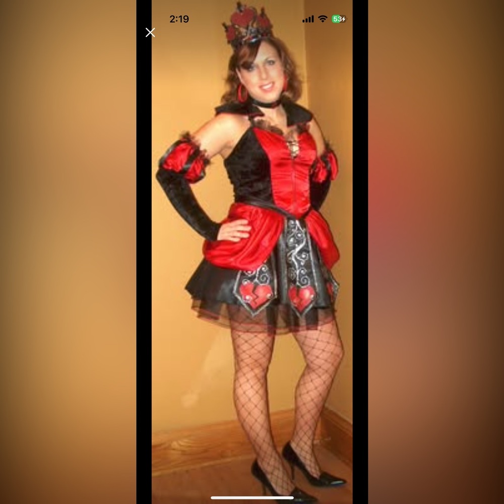 In character - Queen of Broken Hearts - Adult Costume